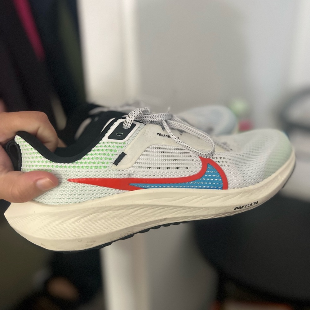 Nike White and Black Sneakers with Green Accents
